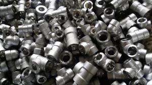 Hợp kim C-22 Hastelloy C-22 Ổ cắm giả mạo Khuỷu tay Tee Cap Khớp nối chéo